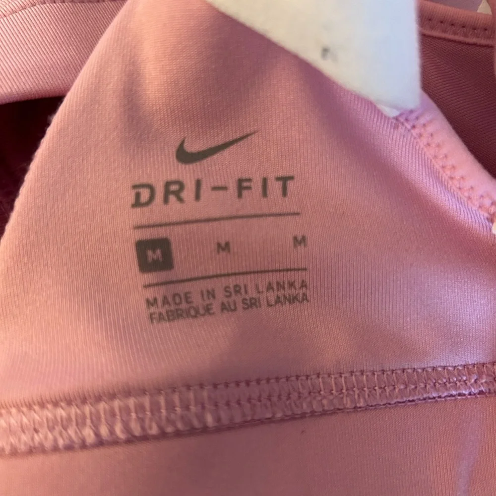 NWOT Pink NIKE drifit SportsBra Size Medium - Picture 5 of 5